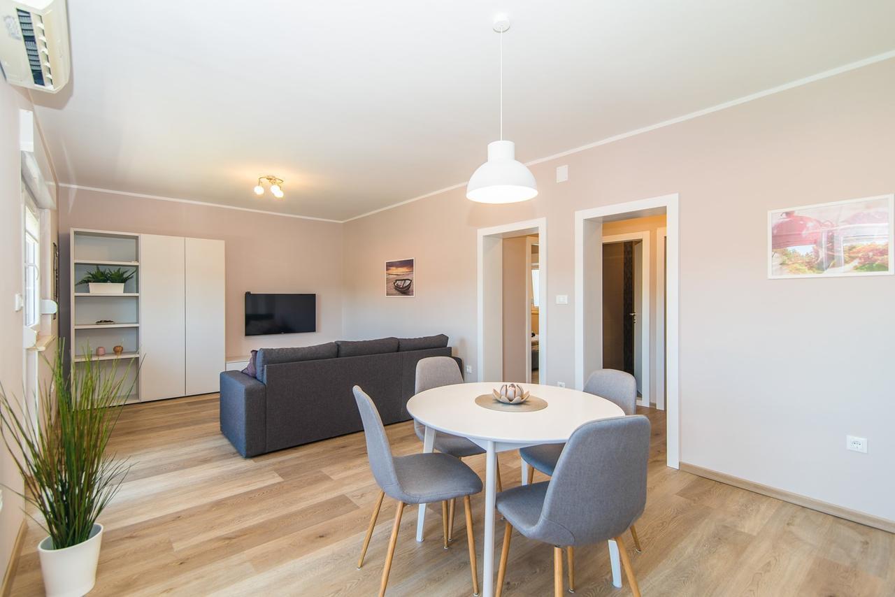 Apartment Lili Poreč Extérieur photo